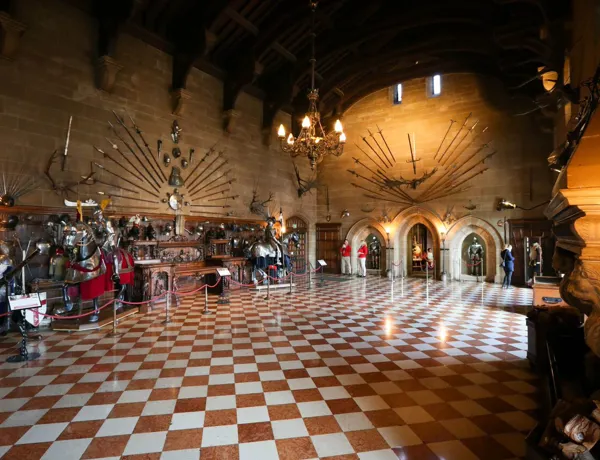 Great Hall Empty (5)