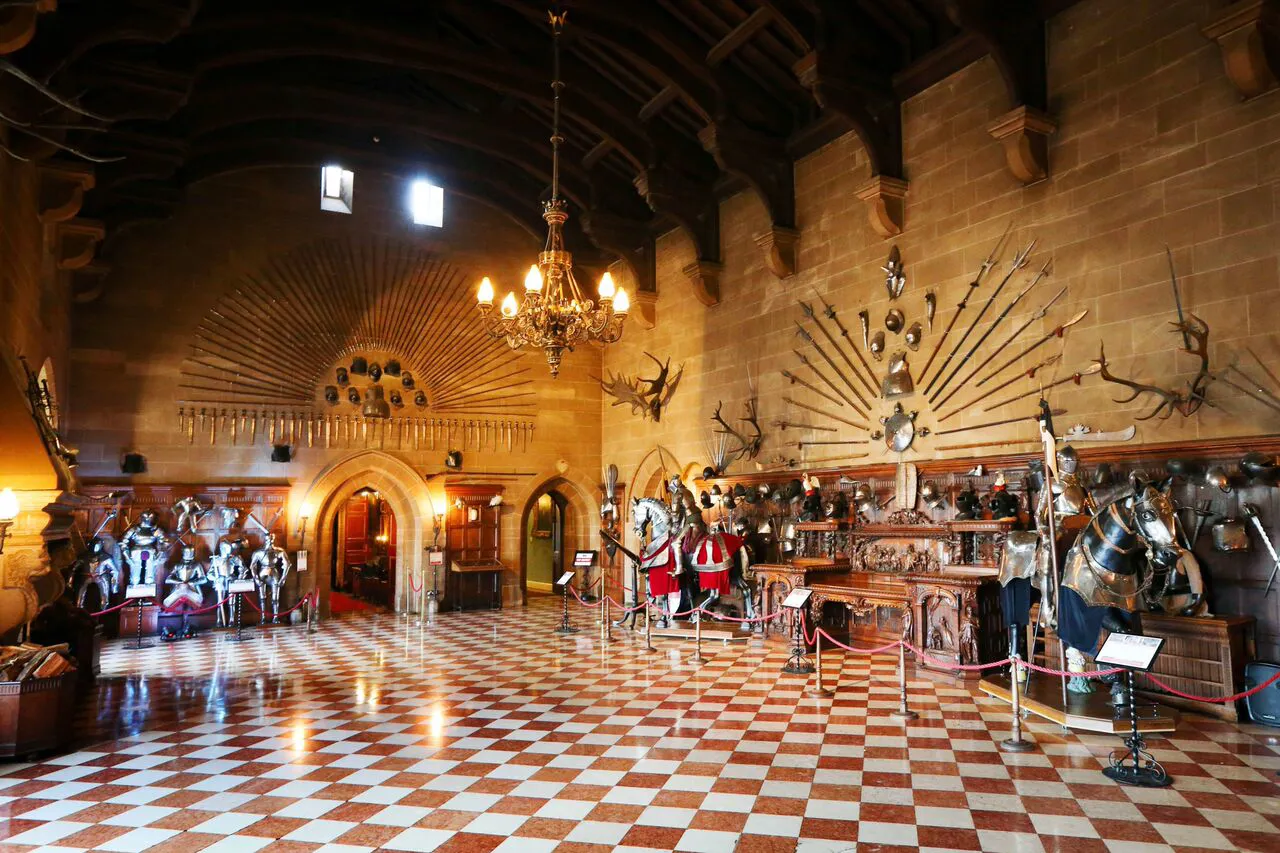 Great Hall Empty (4)
